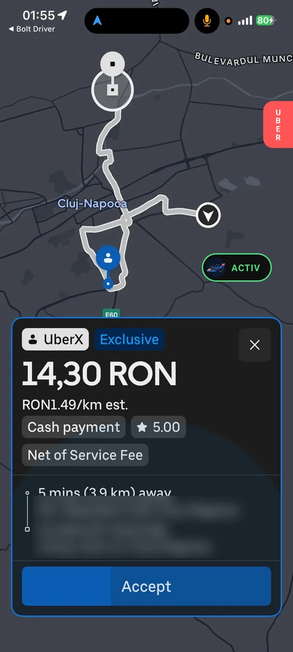 Cardul SmartNeto ascuns în marginea ecranului ca filă UBER